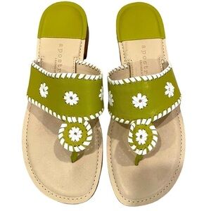 Jaquie Green Leather Thong Sandal by Apostrophe (Size 8M)